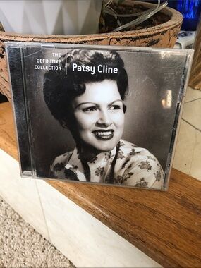 Patsy Cline The Definitive Collection Black & White Cover Art